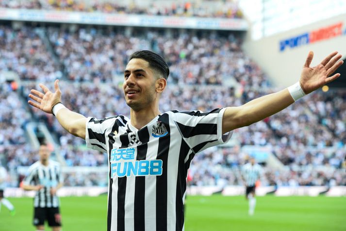 Ayoze Perez fagnar einu marka sinna