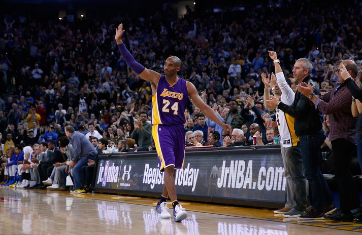 Kobe lék í treyju númer 24 á árunum 2006-16.