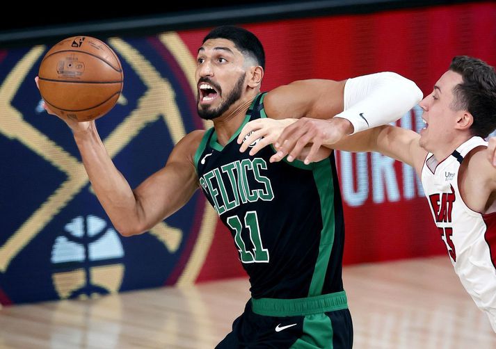 Enes Kanter hefur birt tvö myndbönd þar sem hann fór hörðum orðum um Xi Jinping, forseta Kína.