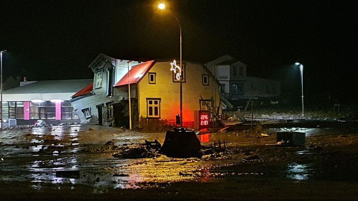 Húsið Breiðablik sem aurskriðan tók með sér í nótt er að öllum líkindum ónýtt. 