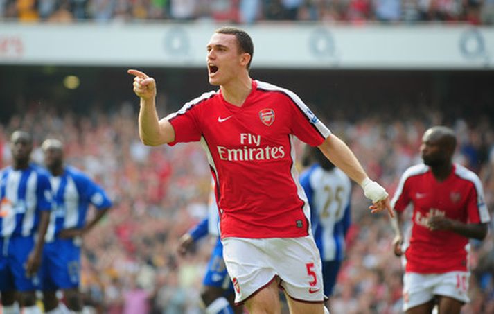 Thomas Vermaelen fagnar öðru marka sinna í dag.