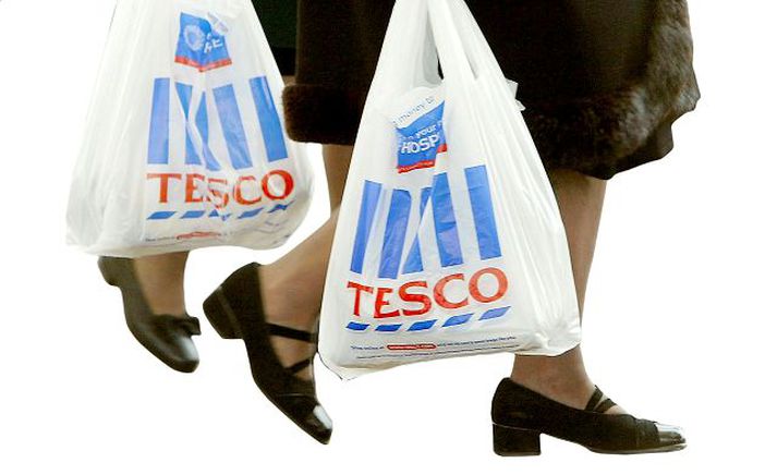 Breska verslanakeðjan Tesco skilaði methagnaði í fyrra.