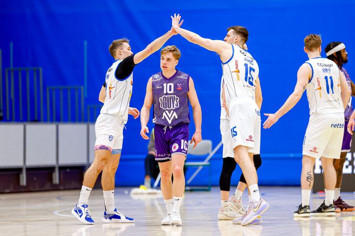 ÍR-ingar fagna körfu í kvöld en þeir skoruðu tíu fleiri þrista en Álftnesingar.