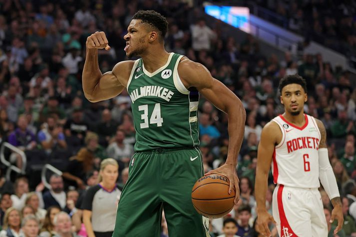 Giannis Antetokounmpo átti stórleik í liði Milwaukee Bucks í nótt.