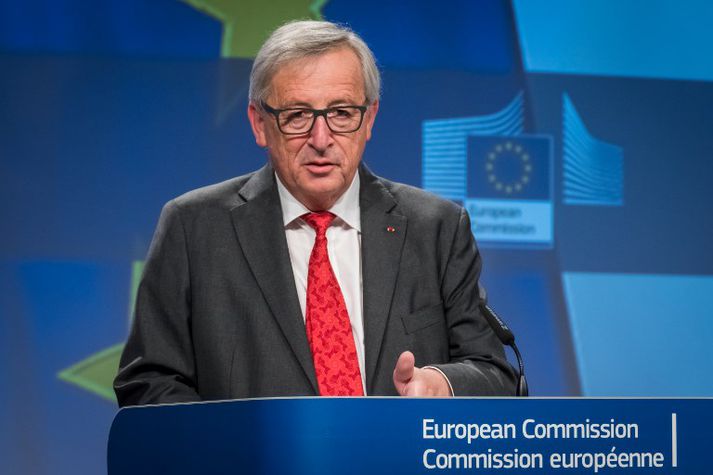 Jean-Claude Juncker, forseti framkvæmdastjórnar ESB, segir samninginn færa Úkraínu nær Evrópu.