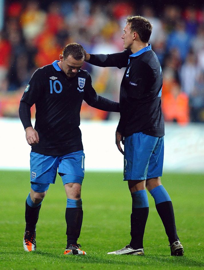 Rooney svekktur eftir að hafa fengið rauða spjaldið.