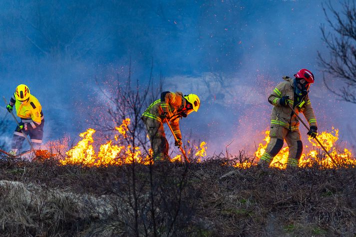Slökkviliðið náði að slökkva eldinn um sjöleytið í kvöld.