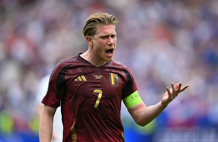 Kevin De Bruyne er fyrirliði Belgíu og fær að kynnast fjögurrar leikhluta fótbolta í fyrsta sinn í kvöld. 