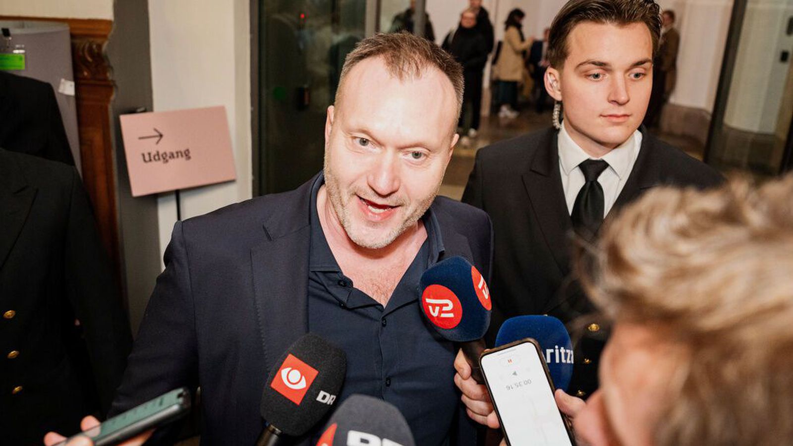 Upp­lausn í Borgaraflokknum og for­maðurinn sakaður um al­ræði