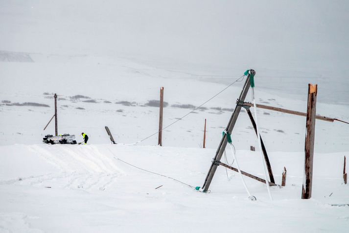 Óvissustigi hefur verið lýst yfir á Norðurlandi vegna snjóflóðahættu. Þessi mynd er tekin eftir óveður á Dalvík.