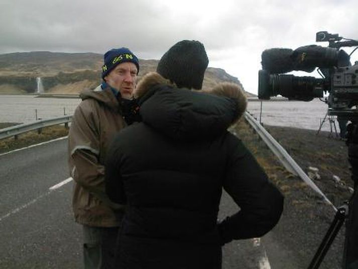Steingímur fékk far með þyrlu yfir Markarfljótið nú seinni partinn.
