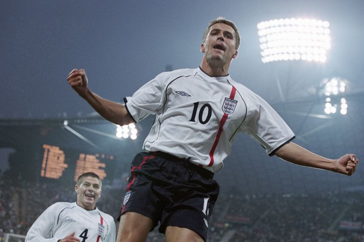 Michael Owen og Steven Gerrard fagna.