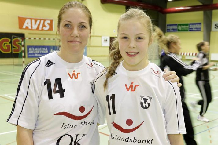Þórey Ásgeirdóttir og Gunnur Sveinsdóttir, móðir hennar.