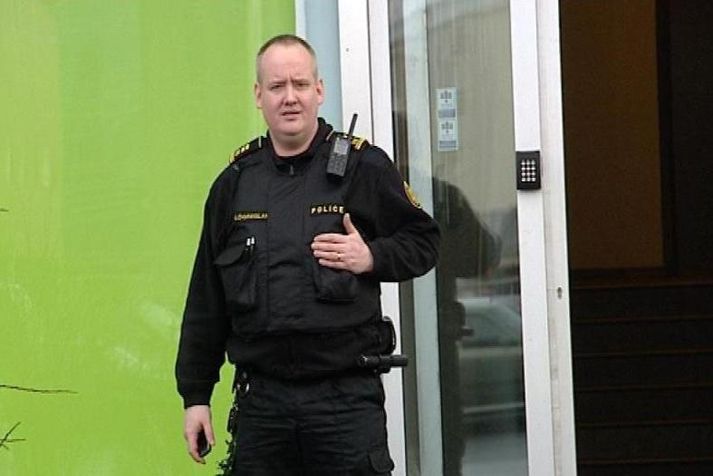 Lögreglan verst frétta af málinu en tæknideild lögreglunnar er að störfum á lögfræðistofunni.