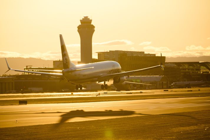 Atvikið átti sér stað í vél Alaskan Airlines á leið frá Everett til San Francisco.