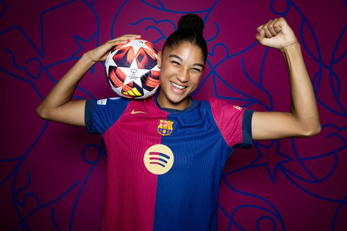 Syd­n­ey Scher­t­en­lei­b er á mála hjá spænska stórveldinu Barcelona og í landsliði Sviss sem tekur á móti Íslandi í Bern í kvöld