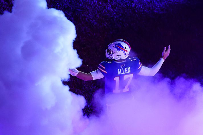 Allt trylltist er Josh Allen, leikstjórnandi Bills, var kynntur til leiks á nýja vellinum.