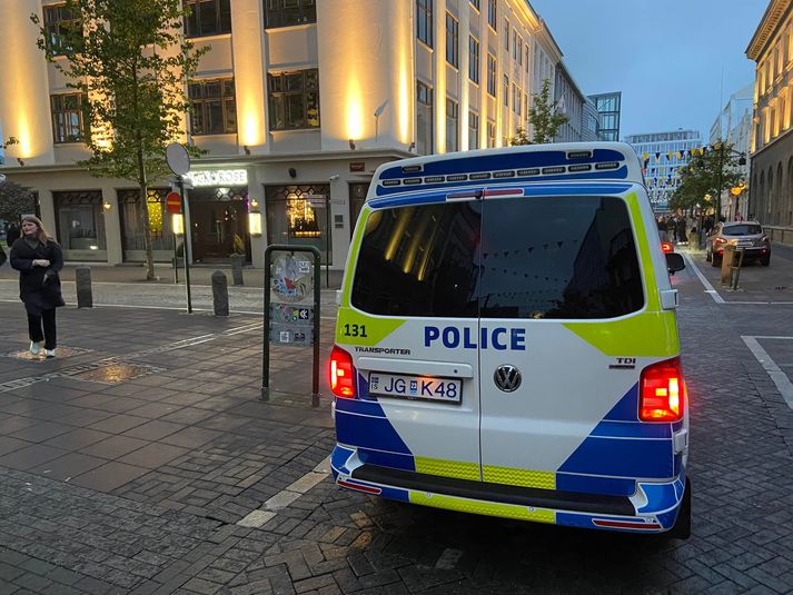 Árásaraðilarnir voru báðir handteknir eftir ránstilraunina.