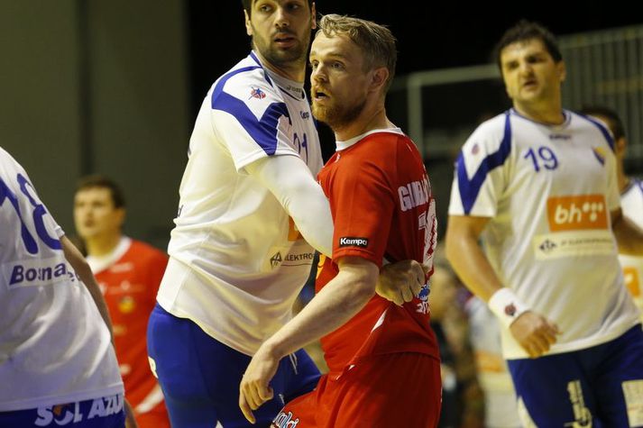 Snorri Steinn í leik með íslenska landsliðinu. 