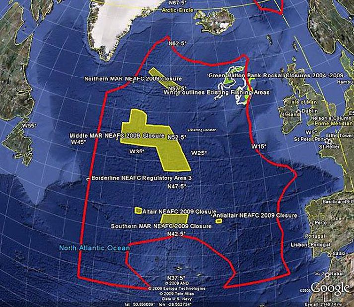 Gul svæði: Nýjar lokanir. Græn svæði: Eldri lokanir. Rauð lína: úthafið á samningssvæði NEAFC.