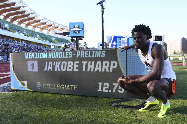 Ja'Kobe Tharp bætti óvænt heimsmet í 110 metra grindarhlaupi karla á NCAA-meistaramótinu.