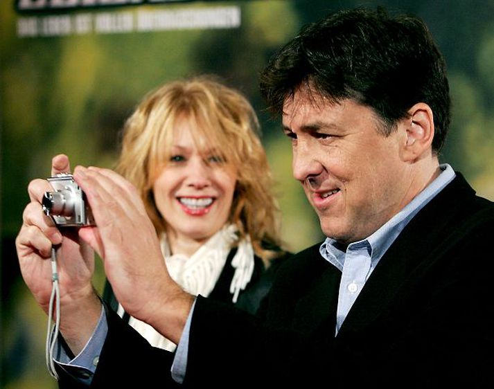 Cameron Crowe og eiginkona hans. Þegar Crowe sameinar tónlist og þekkingu sína á heimi hennar eru fáir sem standast honum snúninginn.
