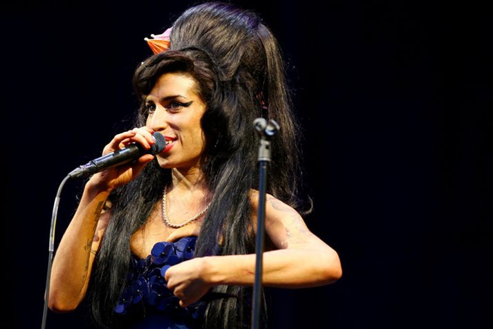 Amy Winehouse er látin - 27 ára að aldri.