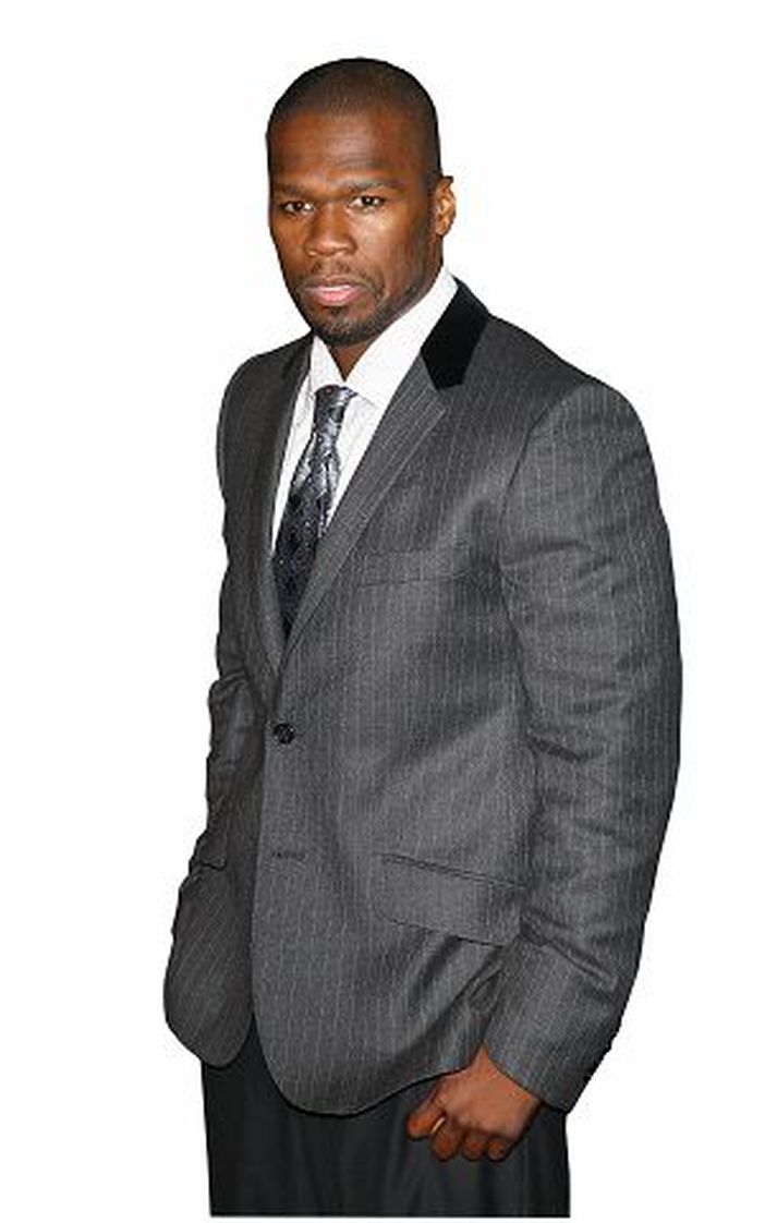 Rapparinn 50 Cent hefur breytt um fatastíl og losað sig við skartgripina.