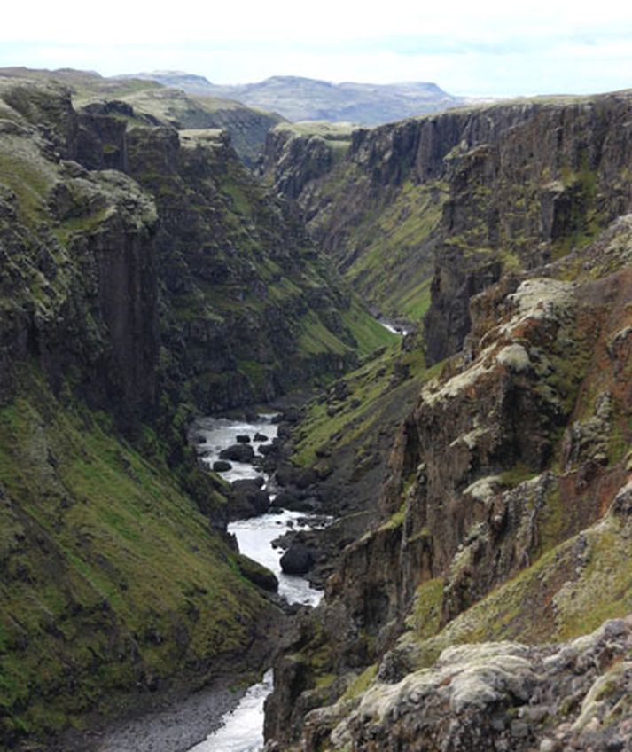 Gljúfrið er 70 metra djúpt þar sem maðurinn féll niður.
