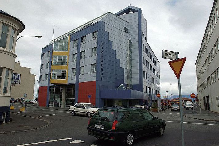 Grófarhúsið á Tryggvagötu hýsir aðalsafn Borgarbókasafnsins og sýningu Stefáns-Þórs.