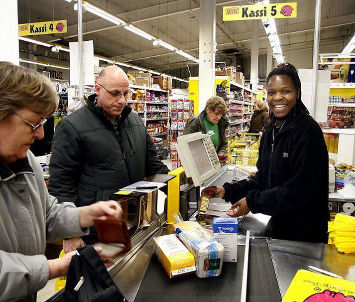 Francisca Mwansa er kátasta kassadama landsins.