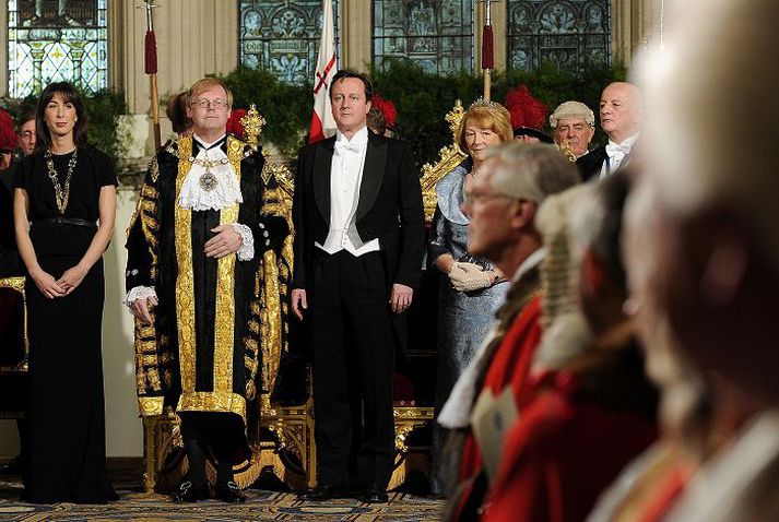 Borgarstjórinn David Wootton og forsætisráðherrann David Cameron
Að venju er mikil viðhöfn höfð í hinu árlega kvöldverðarboði borgarstjóra fjármálahverfisins í London.nordicphotos/AFP
