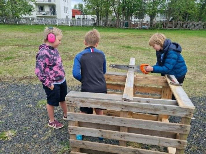 Mynd að koma á kofann. 