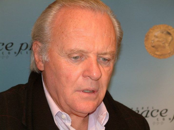Anthony Hopkins hefur verið hér á landi að undanförnu að leika Metúsalem, afa Nóa. Hann er eflaust elsta persóna sem Hopkins hefur túlkað, 969 ára