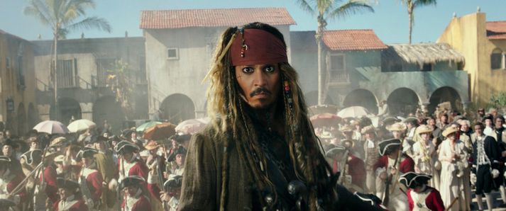 Karakter eins og Jack Sparrow er einfaldlega ekki gerður til þess að bera sig einn í sviðsljósinu. Hann breytist aldrei né þróast og er best nýttur sem mótvægi við aðra, jarðbundnari karaktera.