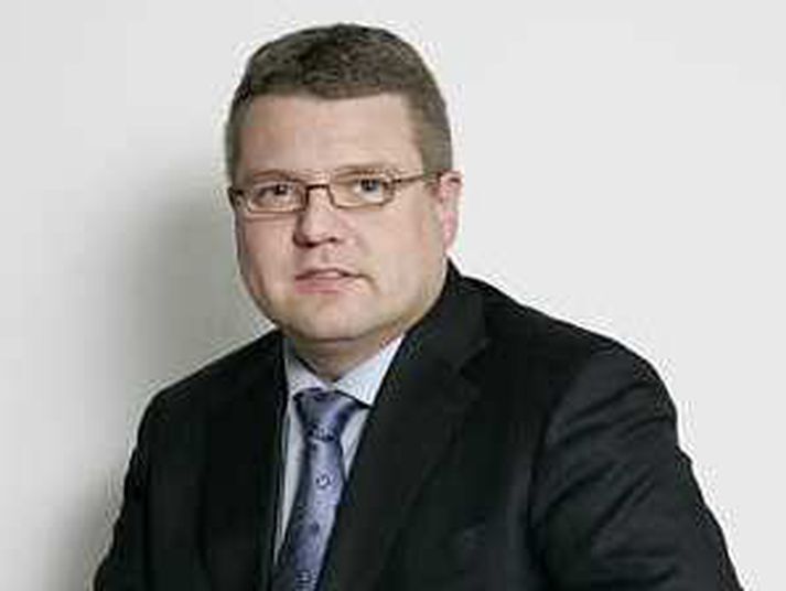 Sigurður Ragnarsson varar fólk við að vera á ferð að óþörfu á Norðausturlandi á morgun.