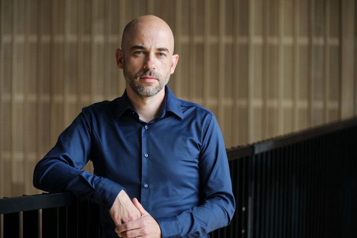 Sífellt styttist sá tími sem fyrirtæki ná að vera á listum yfir stærstu fyrirtækin og nú þegar tækniframfarir stefna í að verða hraðari en nokkru sinni fyrr, segir Davor Culjak hjá Resonate Digital öll fyrirtæki þurfa að innleiða nýsköpun í vinnustaðamenninguna sína. Annars er hætta á að þau missi fljótt samkeppnishæfnina.