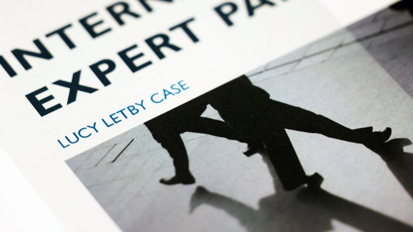 Telja réttar­morð framið á hjúkrunar­fræðingi sem var dæmdur fyrir barna­morð