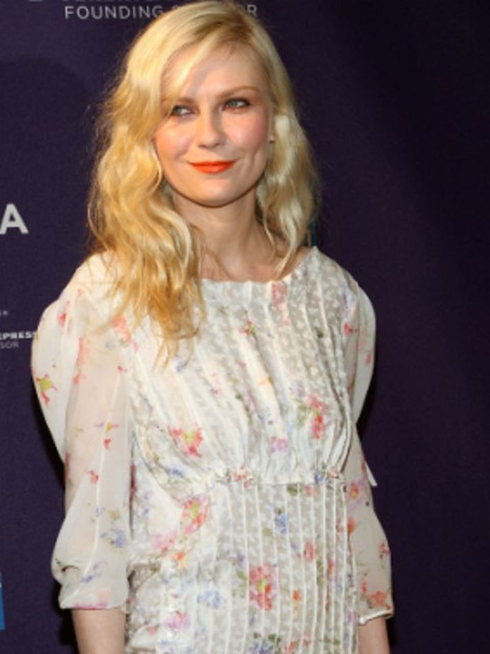 Kirsten Dunst ætlar að láta sig hafa lætin í Trier.