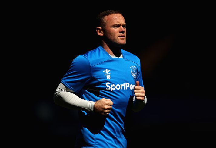Wayne Rooney hefur byrjað vel innan vallar hjá Everton er farinn að misstíga sig utan hans.