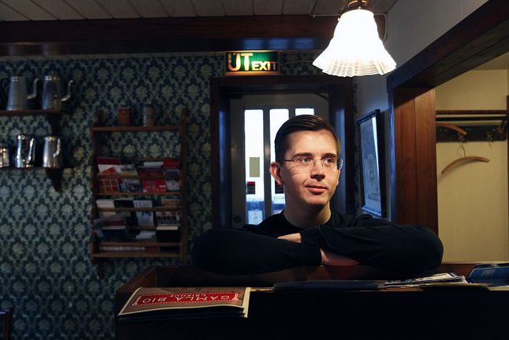Sveinn Dúa Hjörleifsson söng með Sinfóníuhljómsveit Íslands á opnunarhátíð Hörpu. Hann sendi nýverið frá sér fyrstu einsöngsplötu sína og fagnar útgáfunni í Salnum á sunnudagskvöld.Fréttablaðið/Vilhelm
