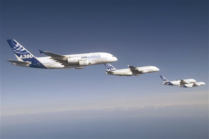 Frá tilraunaflugi á A380 risaþotum frá Airbus í lok ágúst á þessu ári.