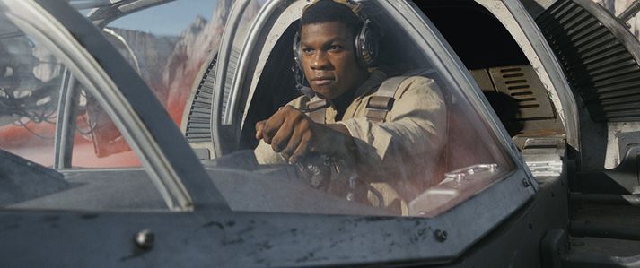 John Boyega sem Finn í The Last Jedi.