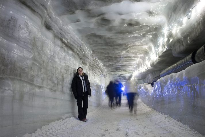 Icelandic Tourism Fund fór í lok síðasta árs með 94 prósenta hlut í félaginu Into the Glacier, sem býður upp á daglegar ferðir inn í ísgöngin í Langjökli