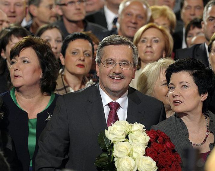 Bronislaw Komorowski Þykir enn sigurstranglegur fyrir seinni umferð kosninganna. Nordicphotos/AFP