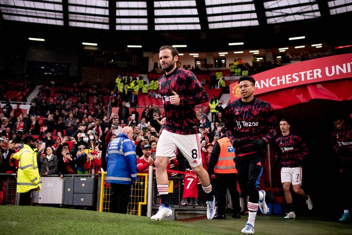 Juan Mata fékk kveðjuleik á Old Trafford í gær, öfugt við Jesse Lingard.