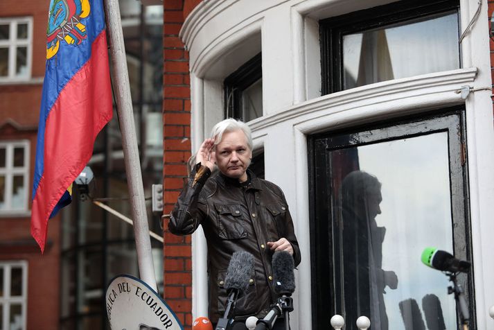 Assange hefur dvalið í sendiráðinu undanfarin sex ár.