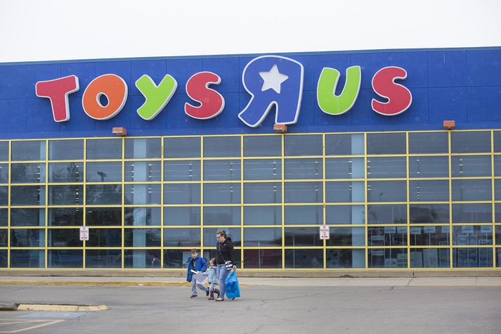 Fyrr á árinu var greint frá því að Toys R Us hugðist loka öllum verslunum sínum í Bandaríkjunum.