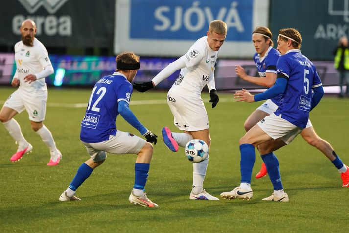 Anton Logi Lúðvíksson var fyrirliði Breiðabliks í gærkvöld í sigrinum á Fram.