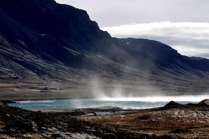 Óveður er á Kjalarnesi.